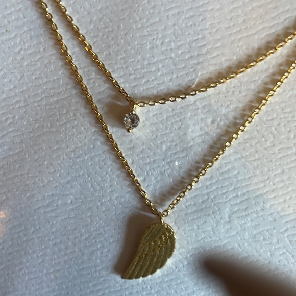🫶🏼🌟✨BEAUTIFUL GOLD WING MULTILAYERED NECKLACE ⭐️🌟 - Picture 3 of 3